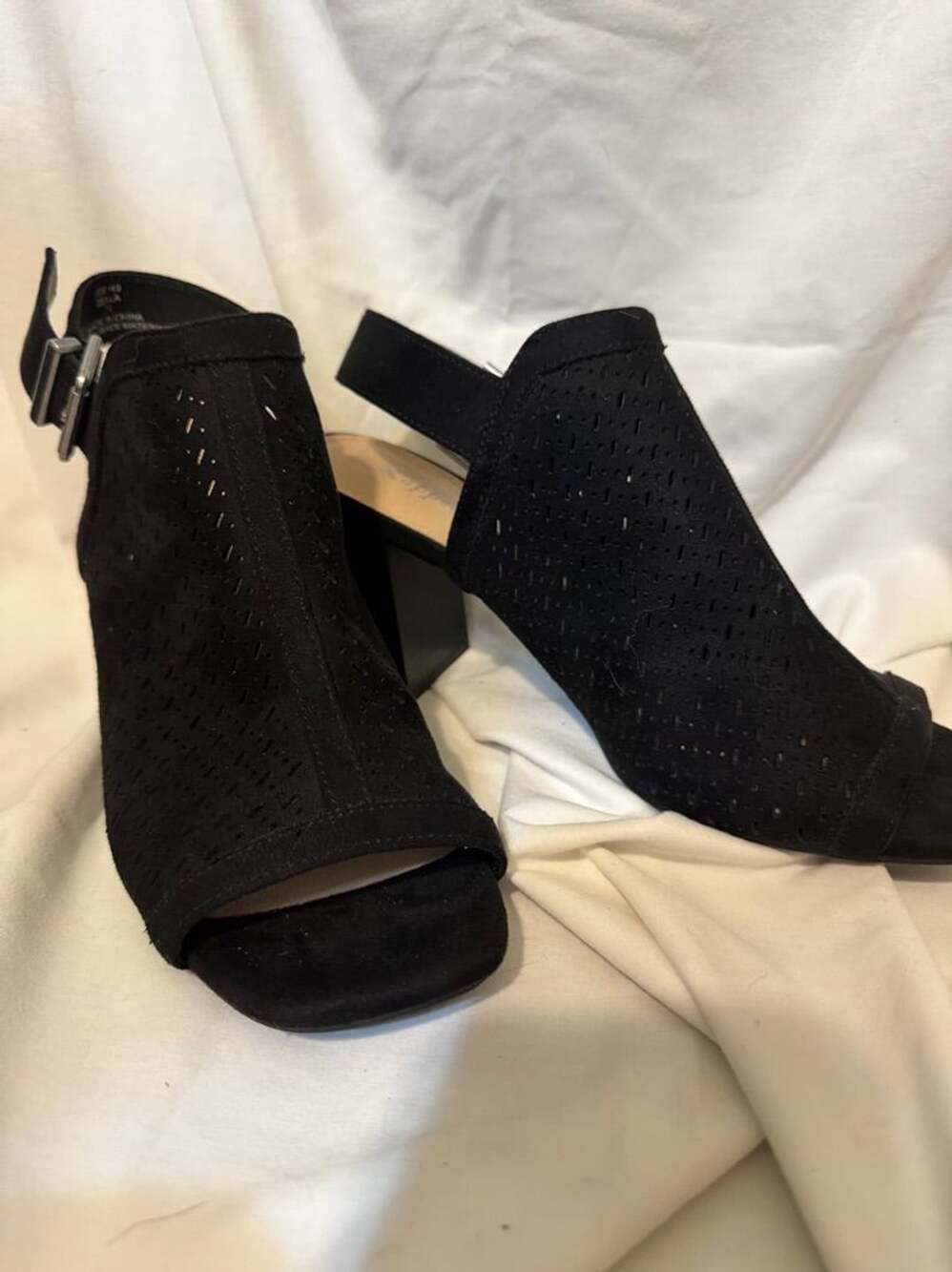 Eurosoft by Sofft Zella Black Perforated Slingback Sandals Size 10